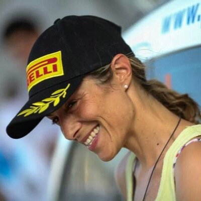 Si sono Anna! Campione Rally CIR 2018 🏆🇮🇹 Dal 2001 compagna di abitacolo e di vita di Paolo Andreucci. twitter: @ucciussi @AndreucciPaolo