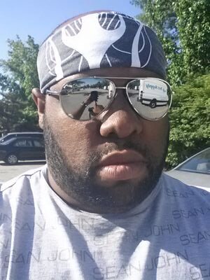 sol_b1's profile picture. i blink i eat i write i bleed my eye my mouth myself me..