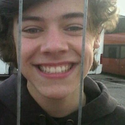 Youre a unicorn so follow @coachellaniallz (:
