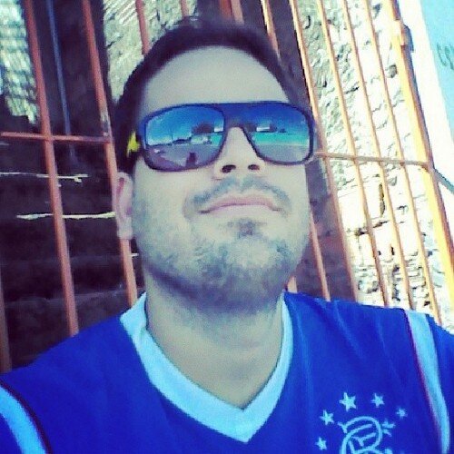 Estudante de Educação Física e amante de Futebol!