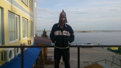 пират карибского моря неустрашимый Джек Воробей, по совместительству подпольный председатель управления всеми существующими вселенными и галактиками, главарь.