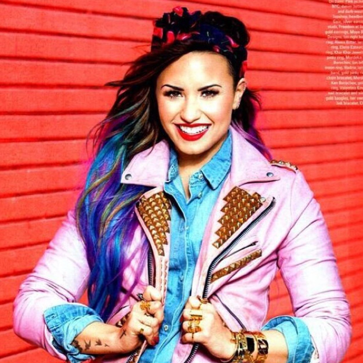 I gave you a free follow so follow @ohfuxkdemetria