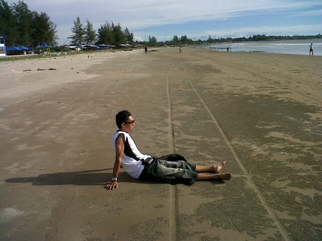 Keep spirit, keep enjoy, keep smile☺ to all people & focus to u life 'n u love♥...