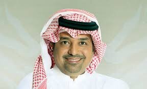 .. احب راشدالماجد .. برشلونيه نصراويه .. هاديه جداا ..كيييوووت طبعا
