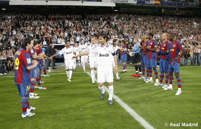 Amo al Barça! Con todo mi corazón! pero.. estos años el madrid ha sido superior y mejor en todo, pero podemos superarlos! VAMOS