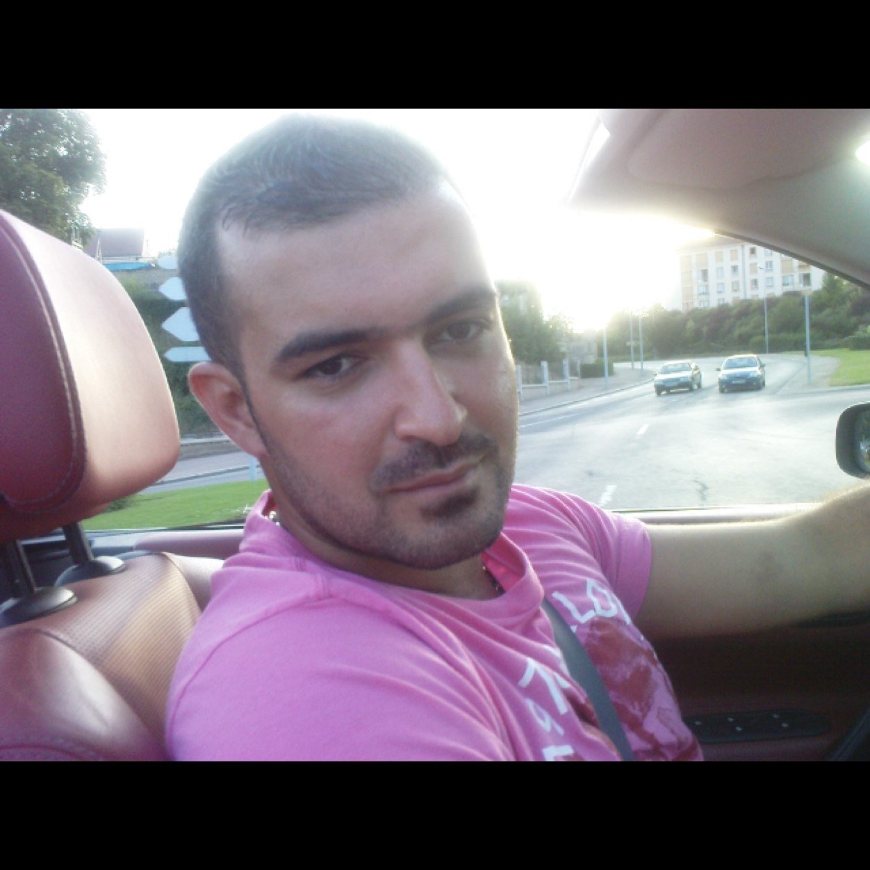 Si tu aime rire je suis ton amis lol