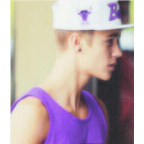 @Cris_Havrilyuk / Tal vez no tenga tatuado BELIEBER en alguna parte de mi cuerpo.. pero SI Esta Tatuado en Mi Corazon para Siempre INFINITAMENTE.
28 de Octubre