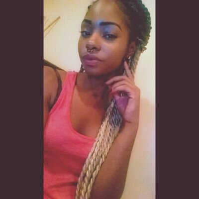 new twitter account , follow my iG - kissmybleep 
Single , Enjoying my 20's ✌