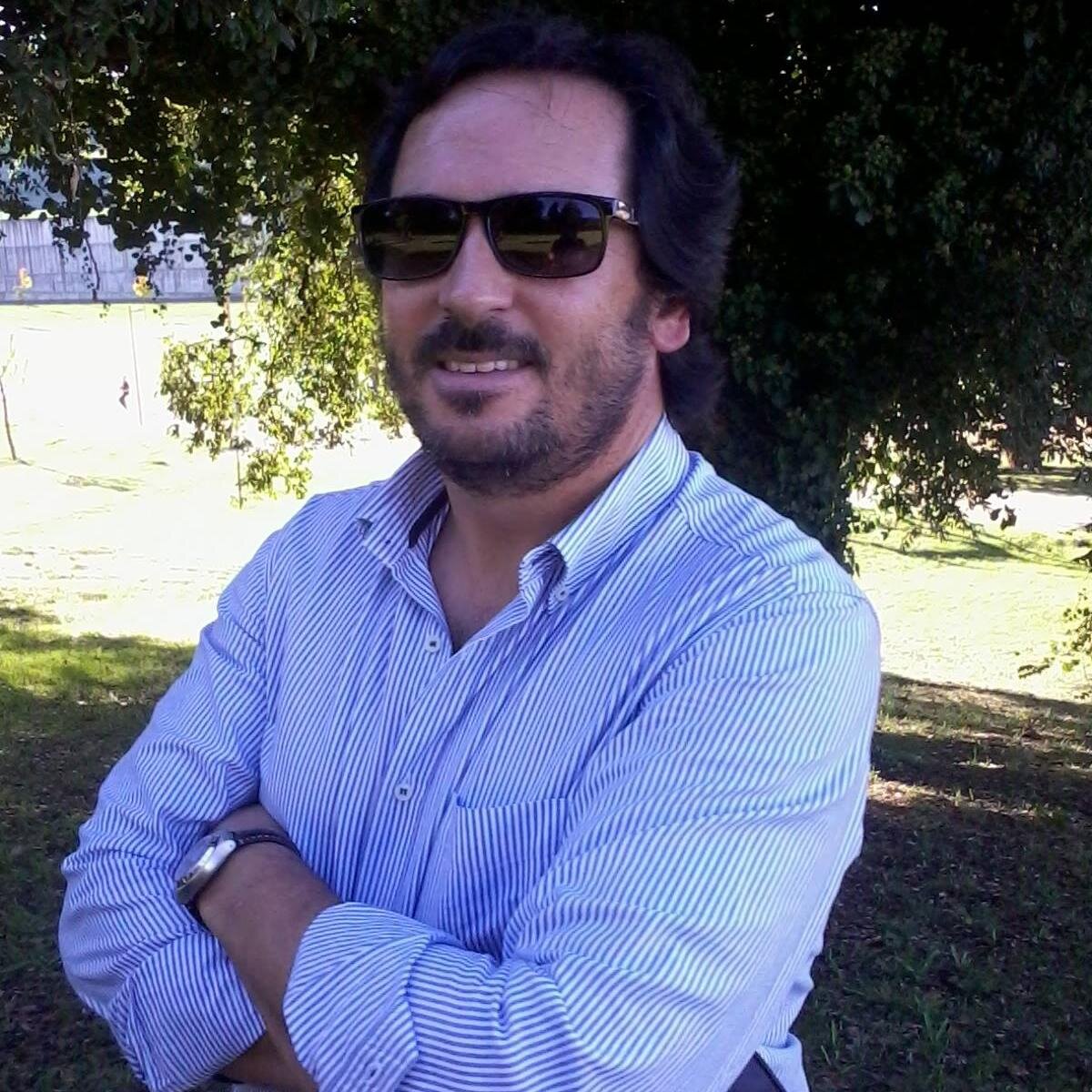 ribeirolem's profile picture. Media, Comm, Info..