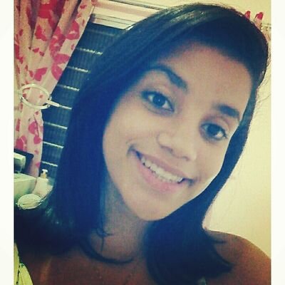 Eu que vivo com α cαbeçα nα luα, com músicα no ouvido e corαção nα bocα .