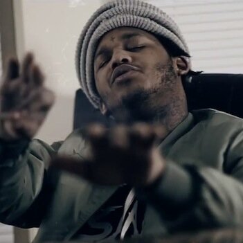 if you fucks with fredo follow! Turn up fuck the other side.. #300 turn this twitter up dont fuck with fuck niggas move around #SSR
