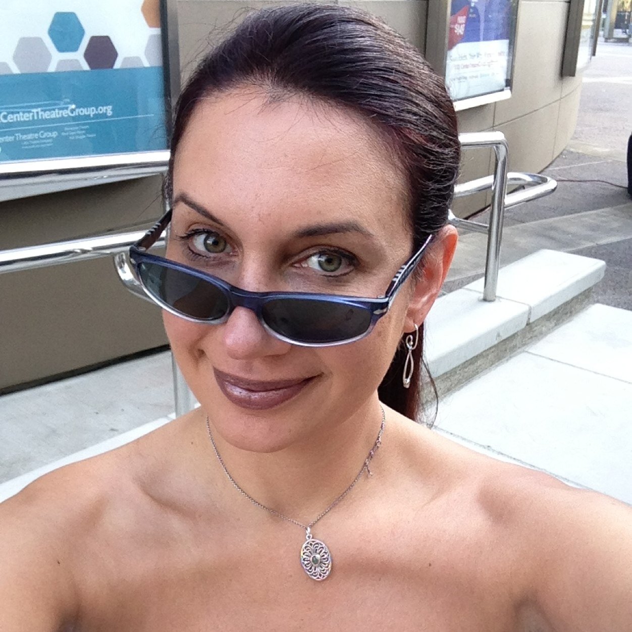 English doctoral candidate in a former life post-Yale. Ex-Huff Post blogger and writer in LA/NYC/SB. Lover of dance, fashion, jewelry, food, wine, dogs, cats