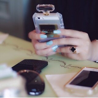 0nn111's profile picture. ترى عيوني ماتخاف إلا عليك وتدري عيوني ماتحب إلا انت