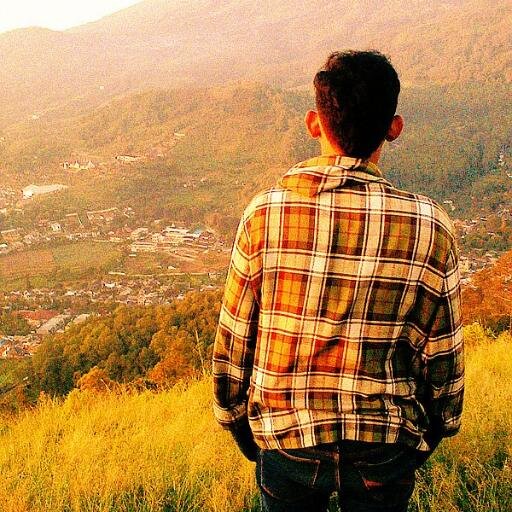 Teguh_Johanes's profile picture. LAPO NDELOK-NDELOK TAK CULEK MATAMU MARINE??