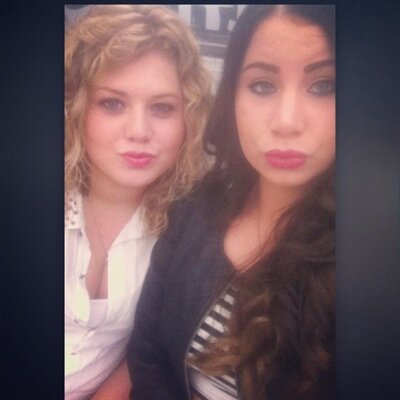 Iloveeeeyou bestttttt friend xkus @xmerelvdh || love youu beauty xxx @mvrvanlaarhoven