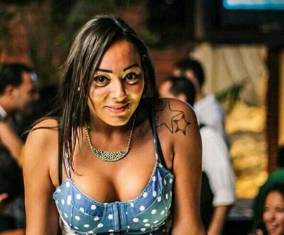 اووزعة وافتخر واللى بيجى فى دماغى بقولة ولو مش عاجبك حمرا :-P