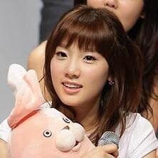 一目会ったその日からTaengの魅力にどっぷりはまりました Baby Faceで小心者のTaengと妹たちが大好きです 「愛しテヨン少女時代」もよろしく(^o^)/ 그리고 ハン・ヒョジュ、キム・ソヒョン、パク・ミニョンも大好き