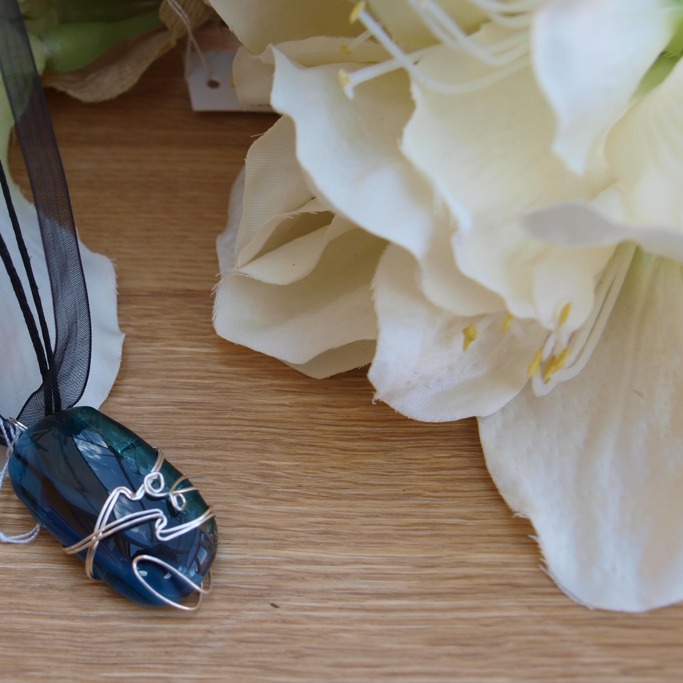 iridescentjewel's profile picture. 