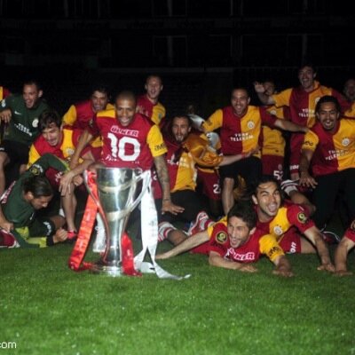 Since19o5Gs's profile picture. Zaten aşk'lar hep yalan dolan, sonu hep acı hüsran, bize her sevdadan geriye kalan.. SADECE GALATASARAY ! ❤️ #Since1905