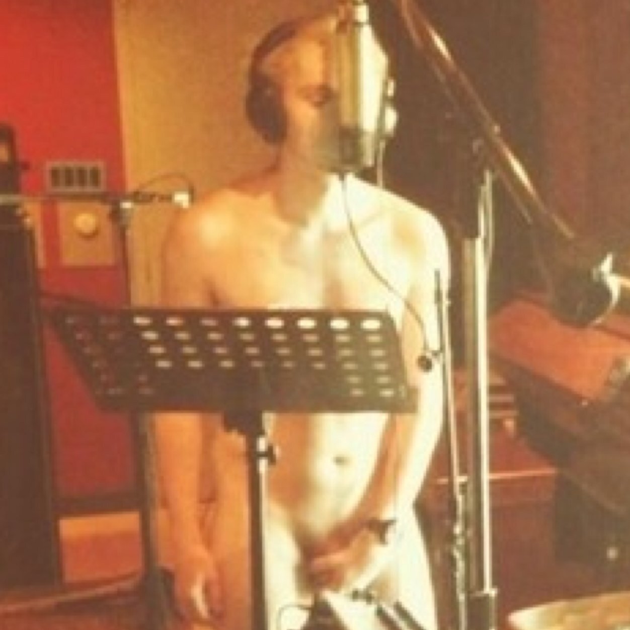 _Clxfford's profile picture. Nude in Studio✌31.05.14 Eye sex with Michael
Follow @5perfectGuys05 and @hello_luwa