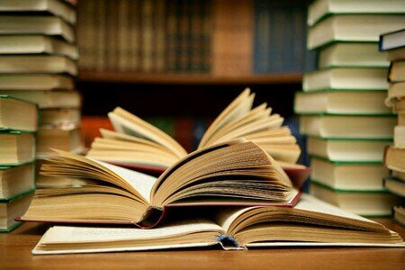 Red para encontrar sitio en bibliotecas de Sevilla y provincia. Información y valoración sobre bibliotecas donde estudiar y sus horarios.