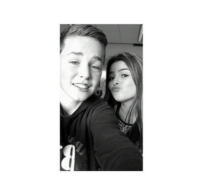 14 y // Nieuwe twitter, oude gehackt.