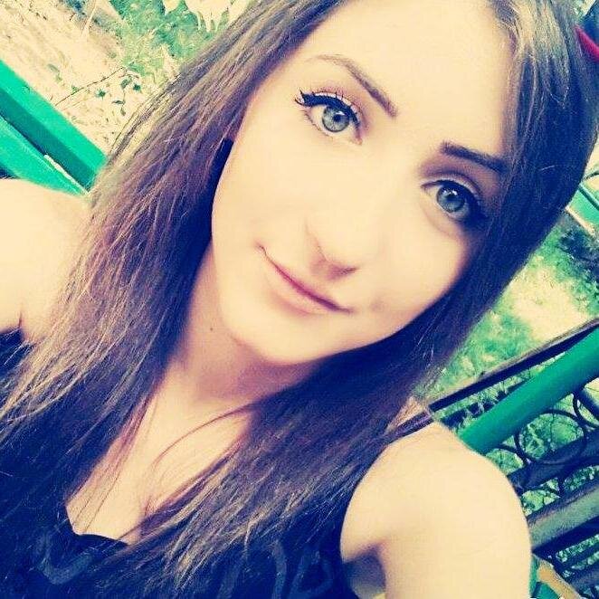 Im Mariam From Armenia,a 16 years old)favourite football club is Barcelona and favourite footballer is David Villa.I FOLLOW BACK,JUST ASK:)im breakdancer