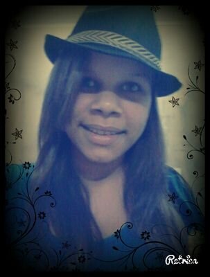 Loirinha_______'s profile picture. 