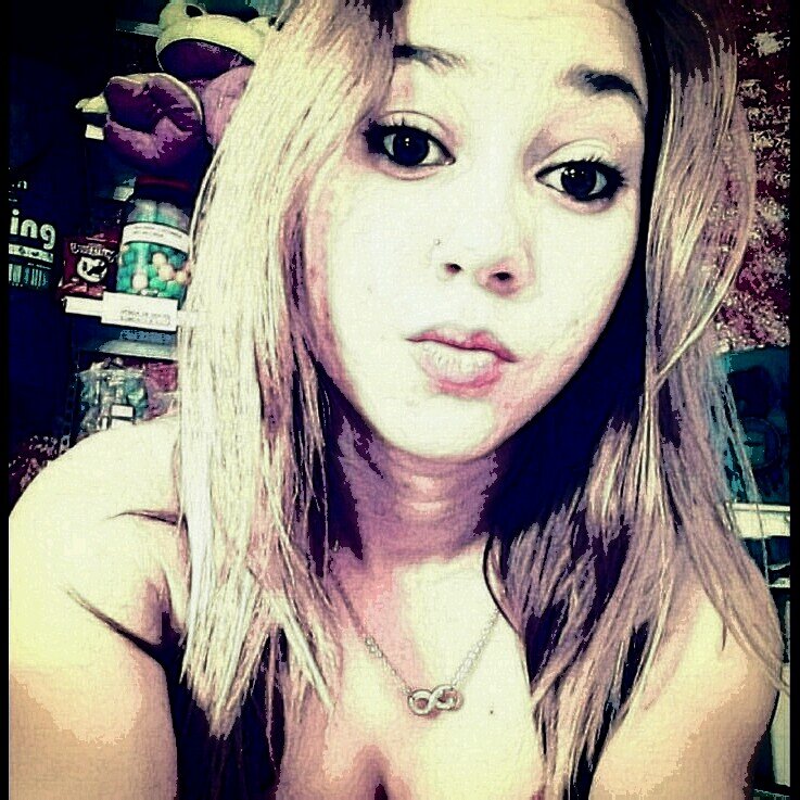 Talvez eu não chore, mas doí. Talvez eu não diga, mas eu sinto. Talvez eu não mostre, mas me importo. ♥
