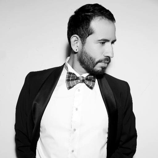 Artistic Leader for Pravana México. Hairdresser& Barber. Instagram: rzziogala