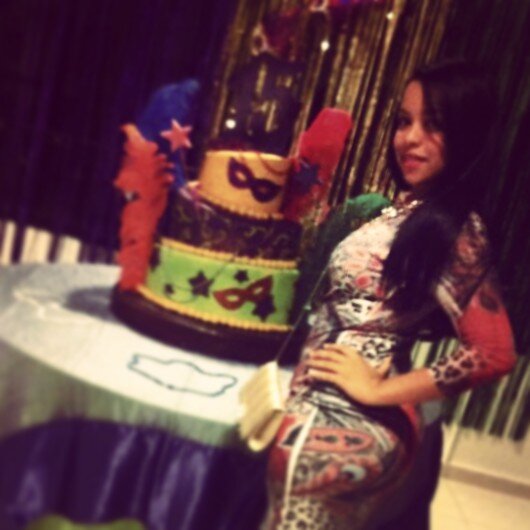 |Kik; JulianaAquino |¿Hermana ? @Alondraperez_