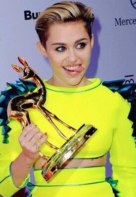spain // miley cyrus is my life // bangerz //