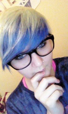I don't like people... .-.