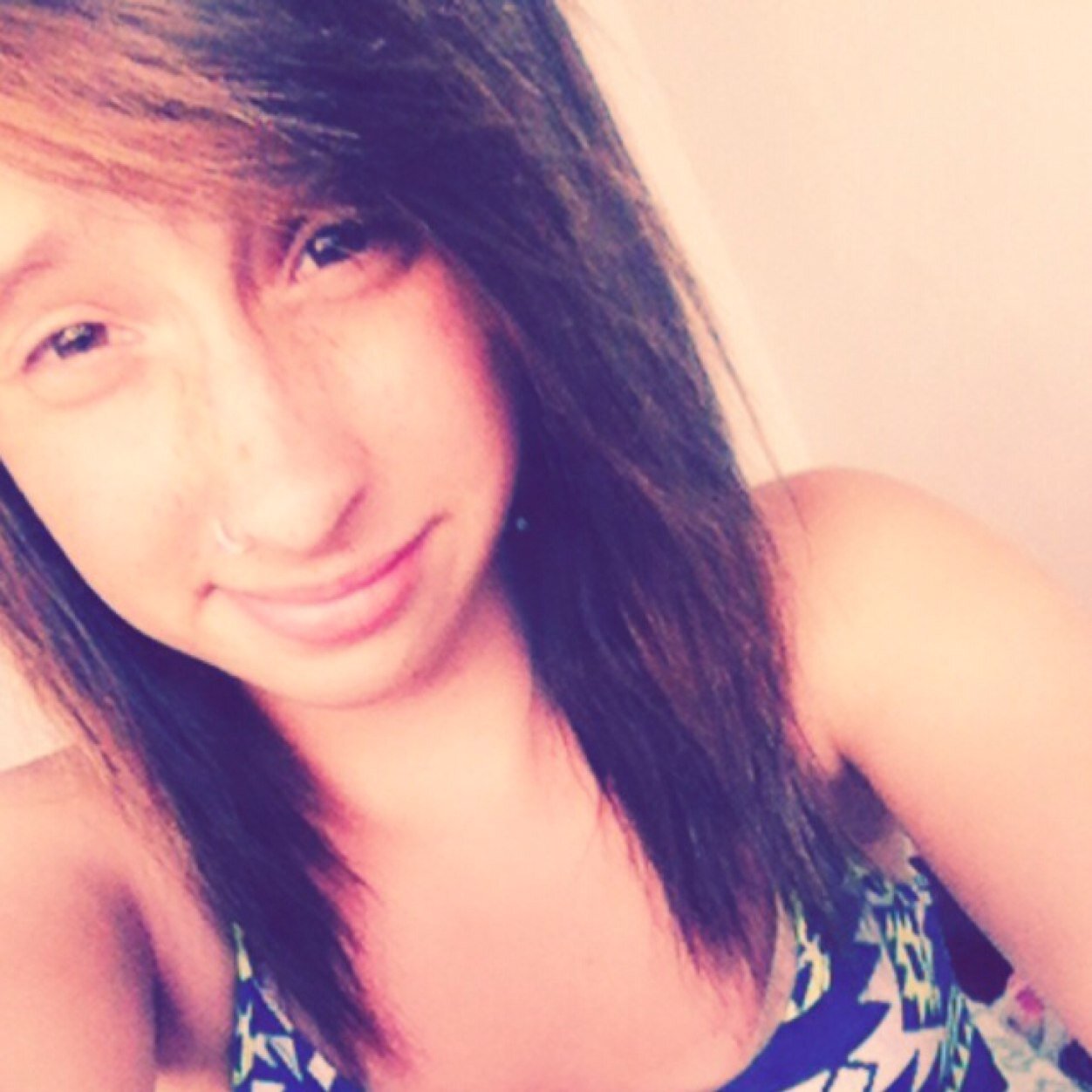 I have an unhealthy addiction to bands xD and follow me ill follow back, just tweet me c: