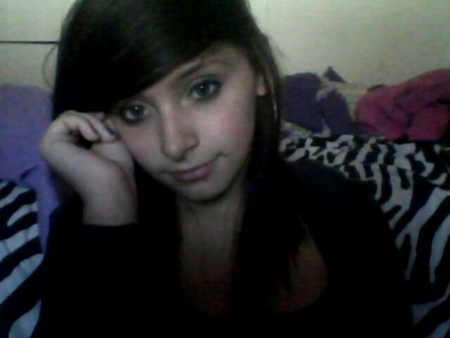 Hai. I am Kitty, I am Emo I like to Skateboard and play guitar, bass, drum, guitar, and piano. I have Scars from self-harm.
