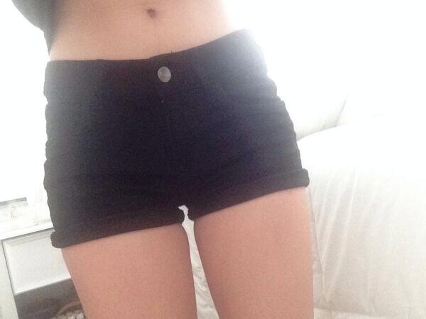 i´m bea miller´s pant. i make her legs look awesome.