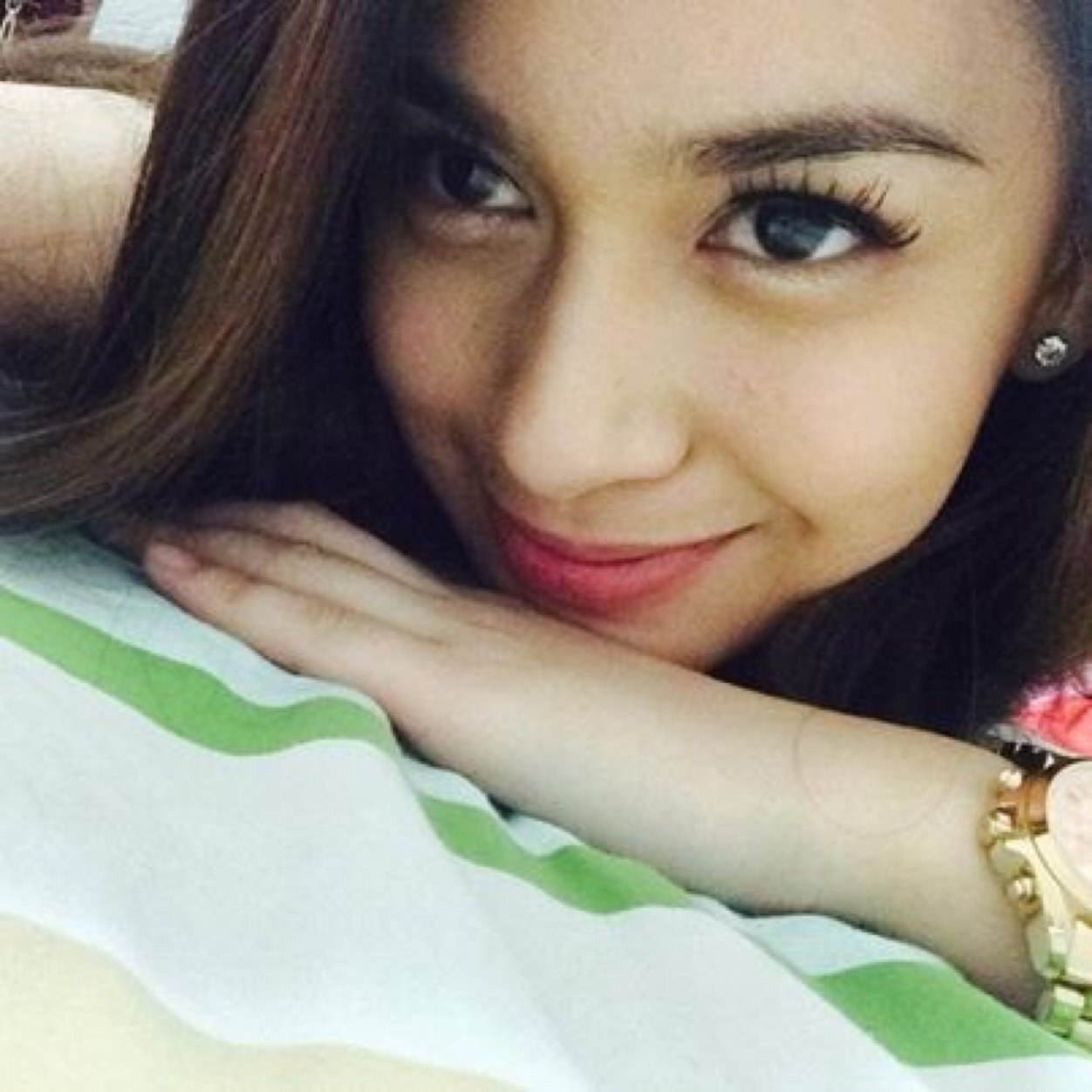 avid fan of Yen Santos :))
Feel FREE to Follow guys ! ;)