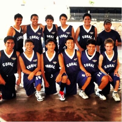 soy un joven que le gusta la música,el deporte,videojuegos,hacer desmadre y muchas cosas mas