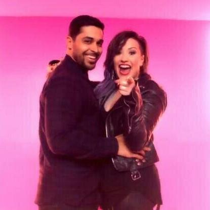 keehVatic's profile picture. Ser fã não é saber cantar TODAS as músicas,mas é sentir cada palavra, não é querer estar presente na intimidade,mas sim no coração. KeVatic