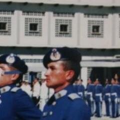 Soldado Bolivariano Revolucionario,  Ingeniero de Sistemas,   VOLANDO POR ENTRE LAS PROXIMAS EDADES MI IMAGINACION SE FIJA EN LOS SIGLOS FUTUROS 
SIMON BOLIVAR