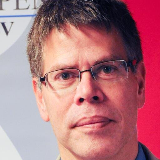 Ik ben 50 jaar en ca. 25 jr  werkzaam in het mobiliseren van medew. én organisaties. En het regisseren van uw goede vervolgstap! 'Uw loopbaan in goede banen'