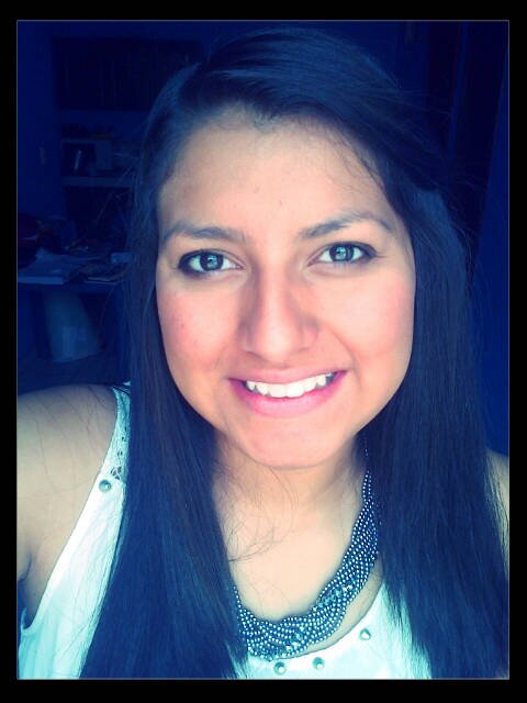 Nadie puede describirse en menos de 160 caracteres, así que.. Nada solo soy una sobreviviente de la triste realidad en la que esta mi país! ♥♥♥  follow back!!
