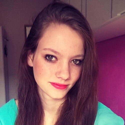 17 jaar | enjoy the little things in life.... for one day you'll look back and realize they were the big things |