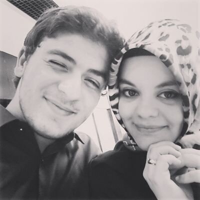 Hani,üzüntüler vardır ya sahilde kumlara yazılan birde duygular,anlatılamayan.. Hani, yürekler vardır kelimeler sığmayan.Ve hüzünler,bir ömür boyu ağlatan..