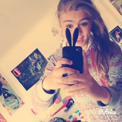 Hey, guess what? Your amazing ;) ok so hey their :) im katie, and i would luv for u to follow mehB) just to warn u imma bit weird, but quite swag . x thx bye!