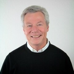 Public relations consultant, communications strategist, issues manager, content marketer, golfer, sailor, world traveler.