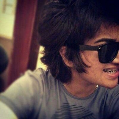 single , 18 , i live in dubai, very outgoing and nice