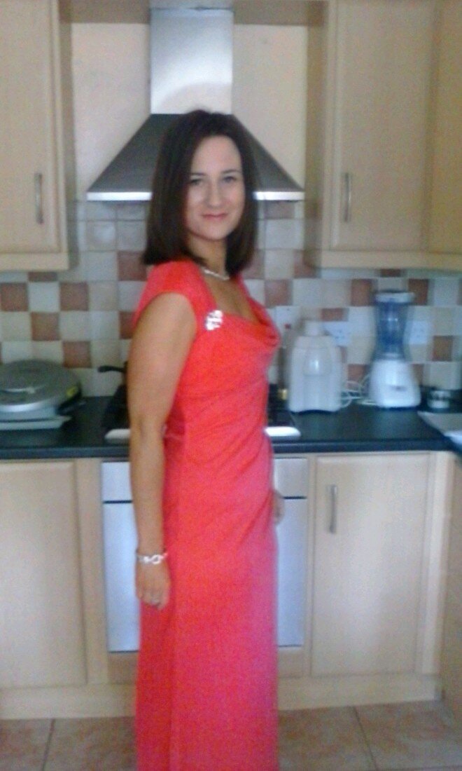 Married to Stephen; mum to Darren and Cillian; work for Physiocare. Love to play guitar; sing and general banter!!
