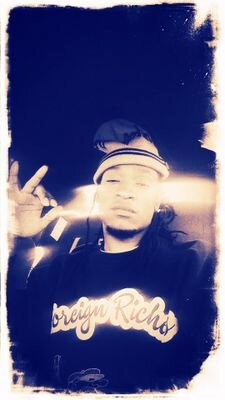 Shouts out to da Gang #ForeignRiches #FRG #FreeLoc.. (Recording Artist).. MeechiGambino@gmail.com http://t.co/MpMVg2kZWe My Craft!