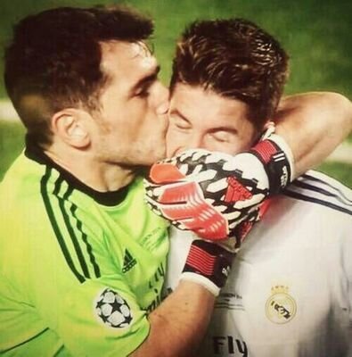 Rifas_RMadrid's profile picture. Este twitter es para seguidores/fans del Real Madrid C.F.   Aparte de noticias de fichajes, encuestas ect, tambien haremos sorteos de camisetas etc.